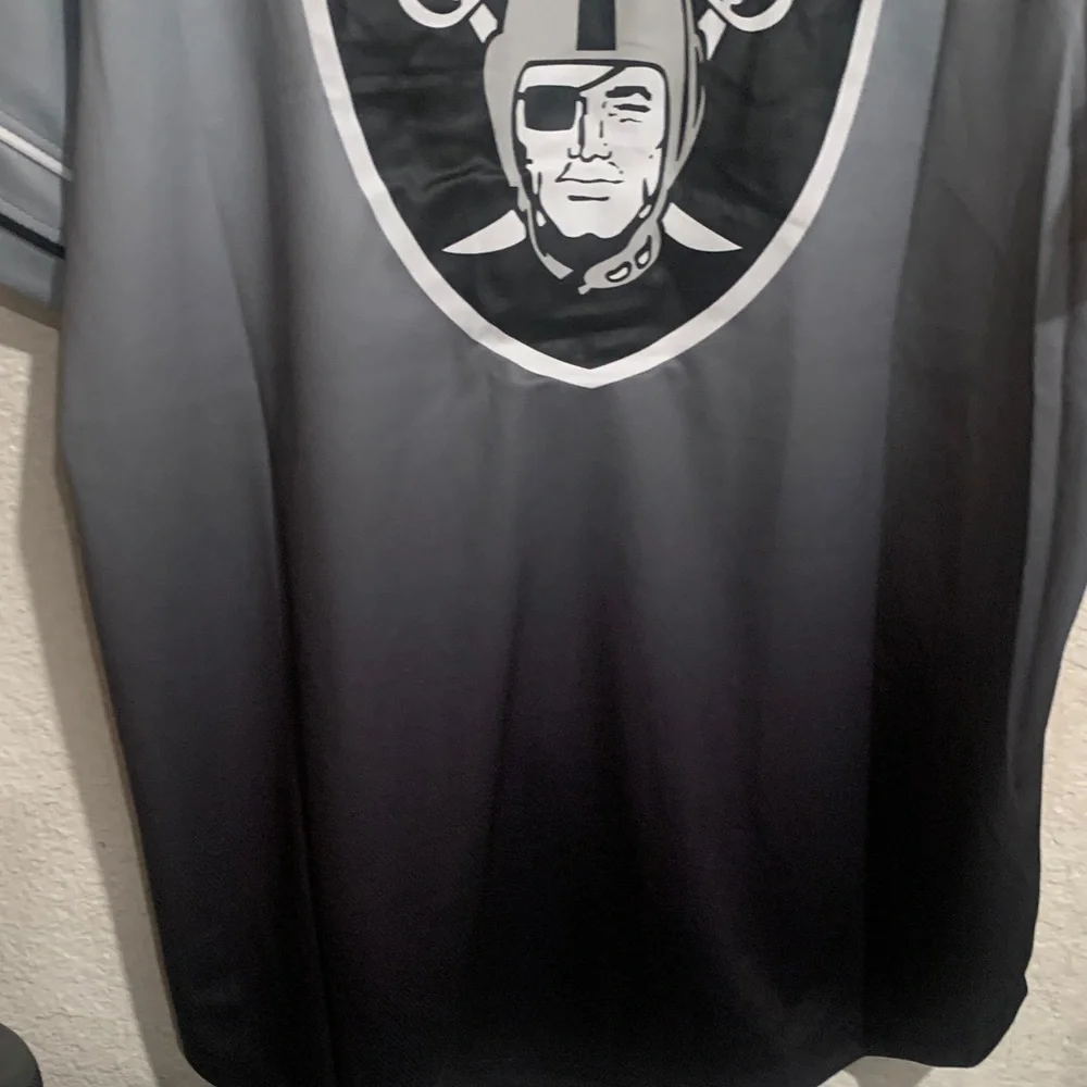 NFL Raiders Gray and Black Gradient Jersey - Picture 10 of 10